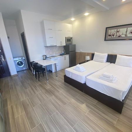 Apartment In Batumi Mgzavrebi Exterior photo
