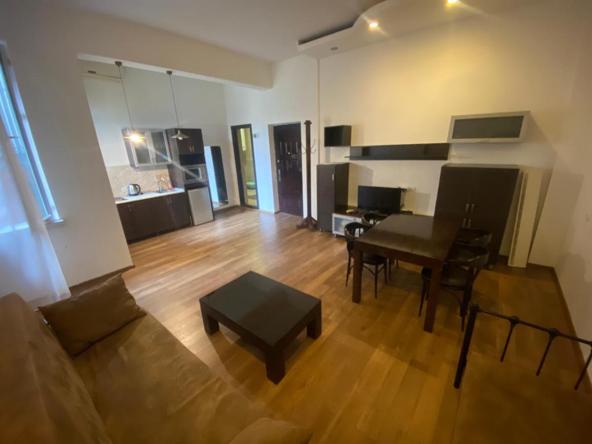 Apartment In Batumi Mgzavrebi Exterior photo