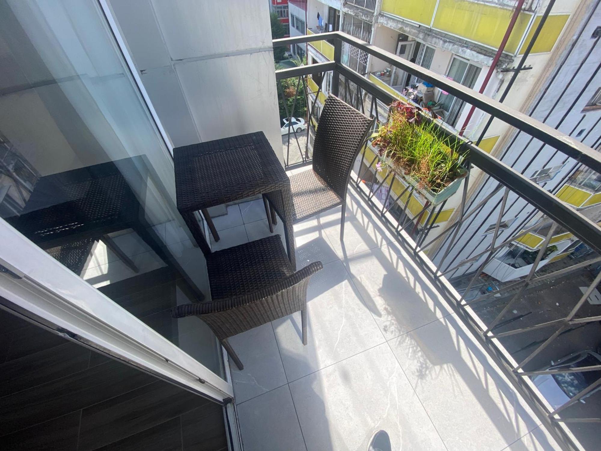 Apartment In Batumi Mgzavrebi Exterior photo